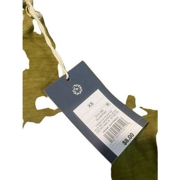 5/$25 NWT Universal three tshirt - Picture 4 of 6